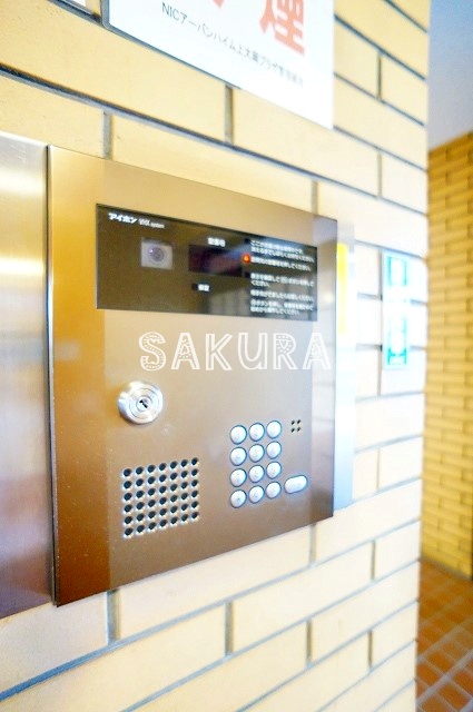 セキュリティ　女性の方でも安心のモニター付きオートロック♪