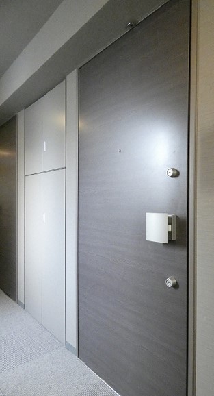 玄関　※別部屋の参考写真です。