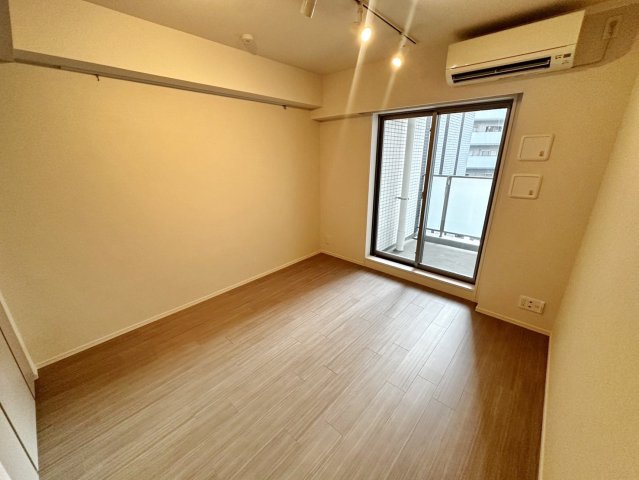 居室・リビング　※別部屋の参考写真です。