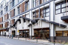 小学校　台東区立蔵前小学校（小学校）まで591m