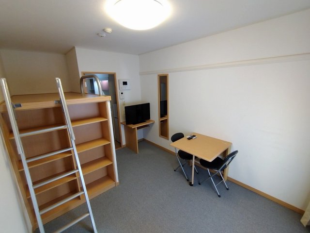 居室・リビング　1階はフローリング仕様です。