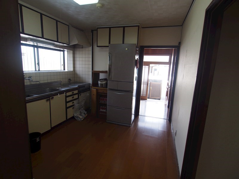 居室・リビング　残置物あり