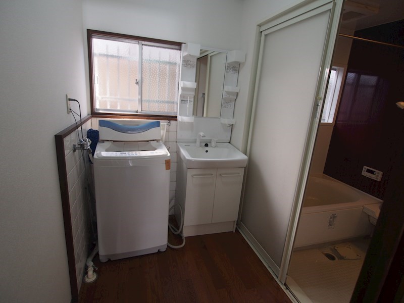 洗面設備　残置物あり