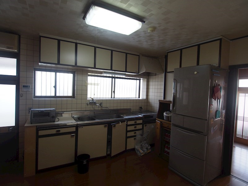 キッチン　残置物あり