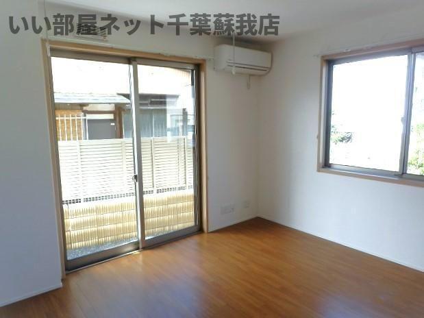 居室・リビング　こちらの居間で趣味の時間をお楽しみください