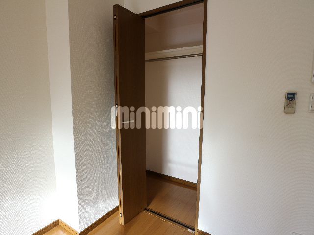 収納　大きい服や物が入りそうですね