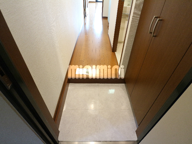 玄関　とても明るい玄関ですね