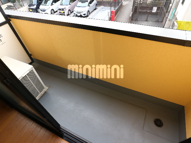 バルコニー　日差しがとても良さそうですね