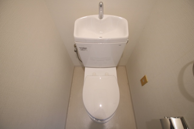 トイレ　※写真は別室の参考写真です。現況優先。