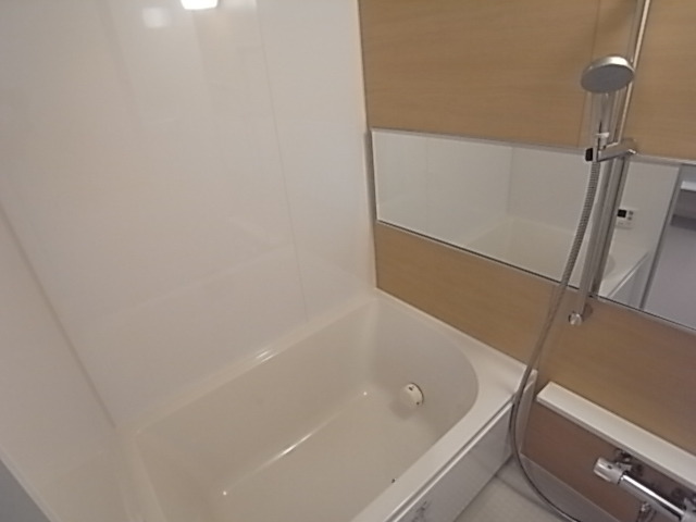 バス・シャワールーム　バスルーム