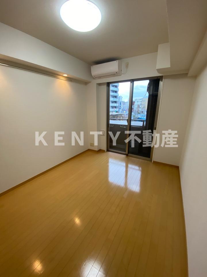 居室・リビング　こちらの居間で趣味の時間をお楽しみください