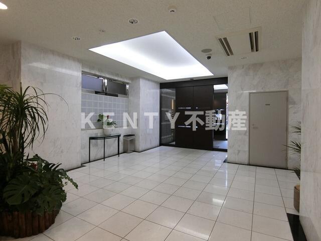 ロビー　落ち着いたロビーです