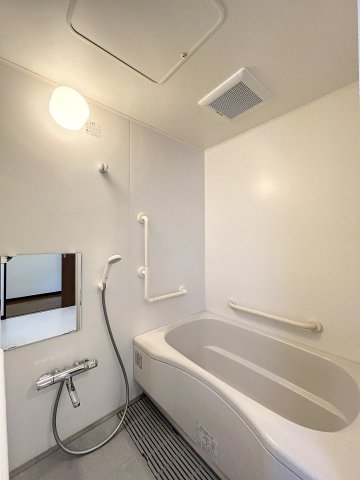 バス・シャワールーム　※同建物ほかのお部屋の写真です。