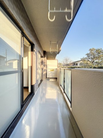バルコニー　※同建物ほかのお部屋の写真です。