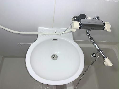 洗面設備　混合水栓で温度調節が簡単！