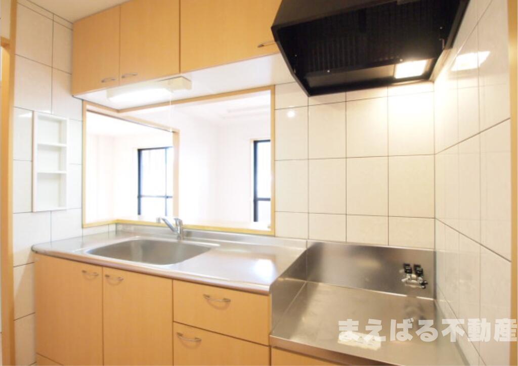 キッチン　人気の対面式キッチン。