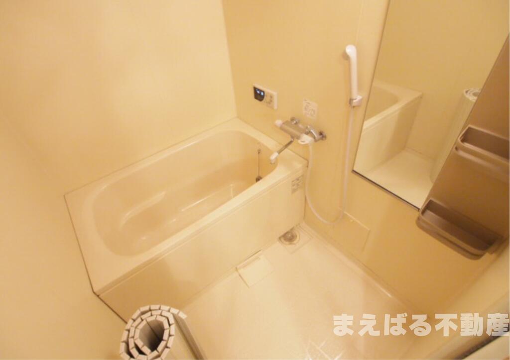 バス・シャワールーム　追い焚き機能付き。