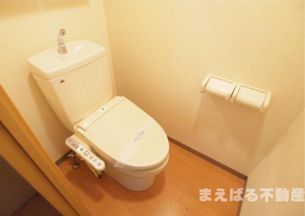 トイレ　温水洗浄トイレ。