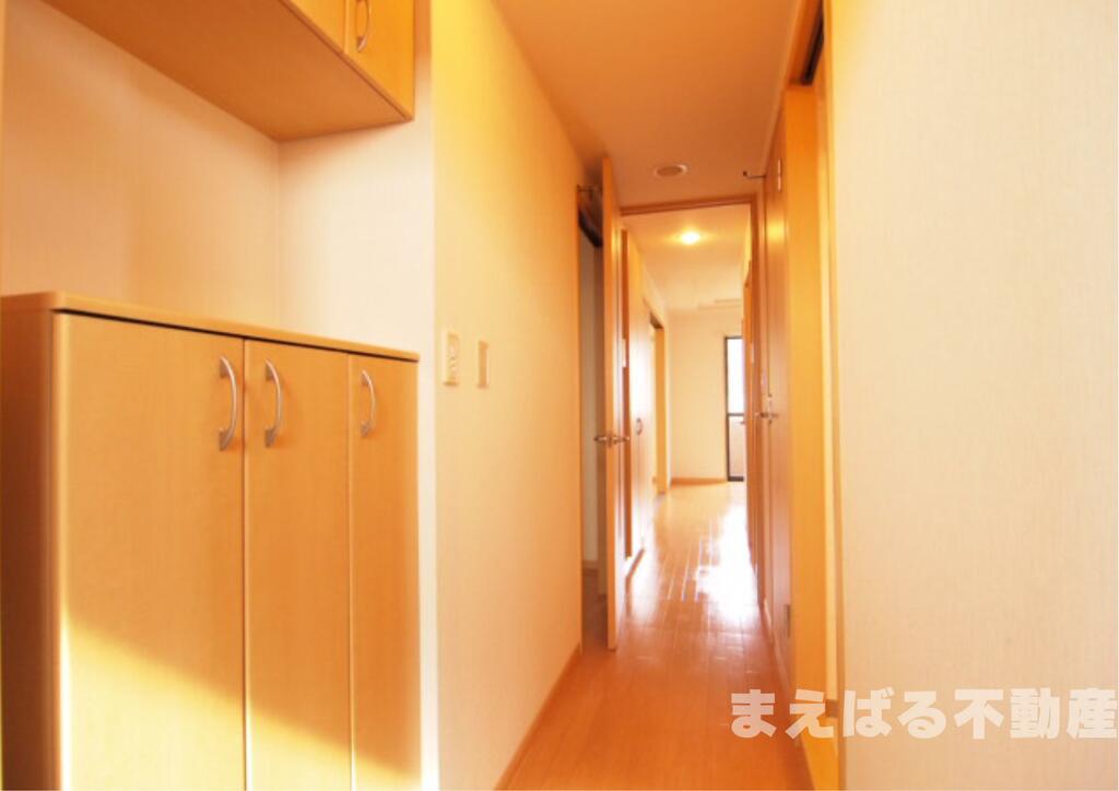 玄関　シューズボックス付き。