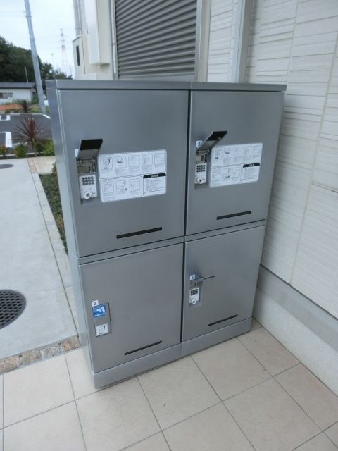 その他共有部分　不在時に便利な宅配ボックス付きです
