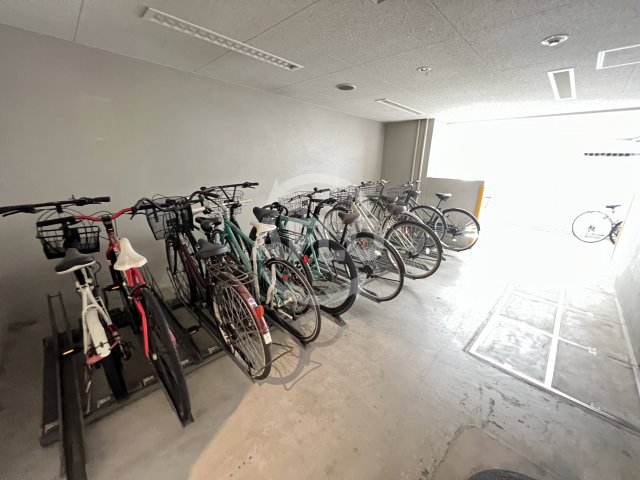 その他共有部分　エグゼリエみなと通り　駐輪場