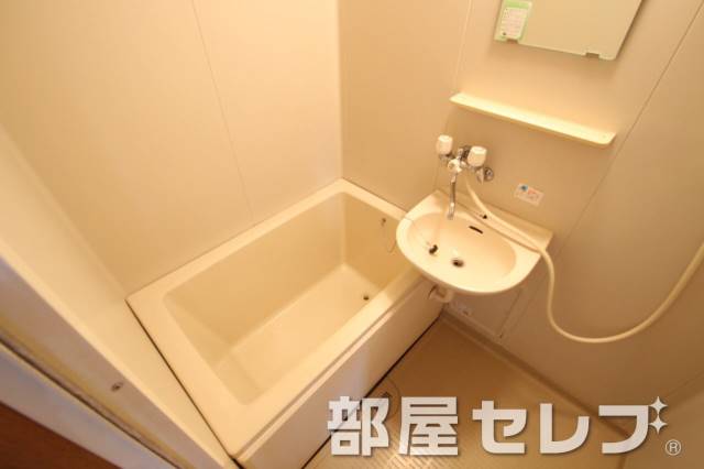 バス・シャワールーム　同タイプの写真です。