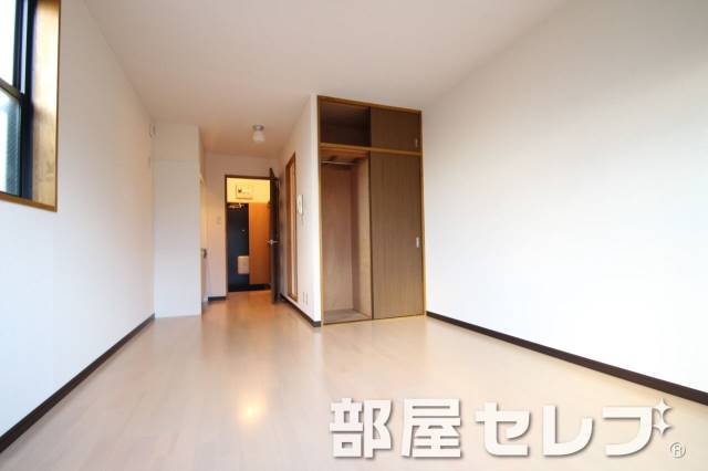 居室・リビング　同タイプの写真です。