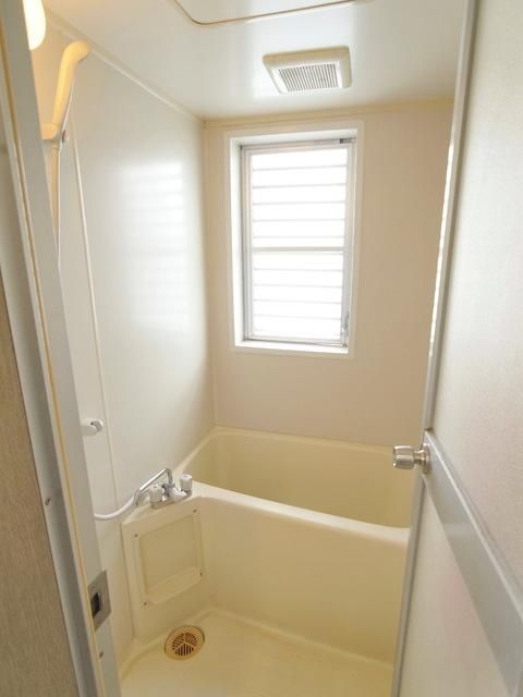 バス・シャワールーム　♪サッパリ爽快バスタイム！♪