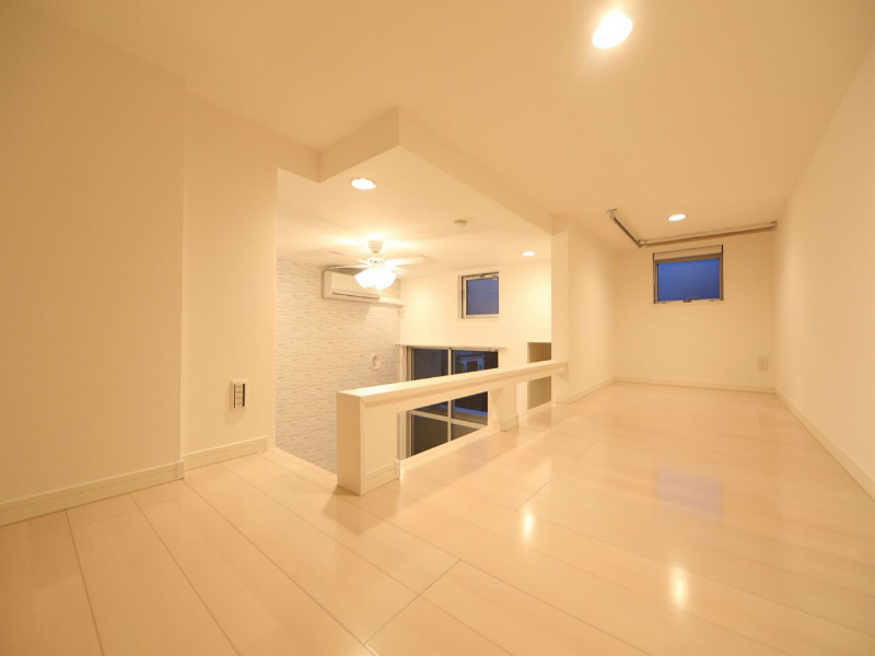 その他部屋・スペース　上階ロフト5.2帖（収納としてもお部屋としても使えます）