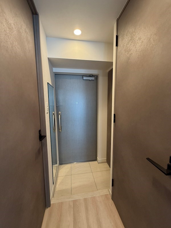 玄関　同タイプ別部屋の写真です