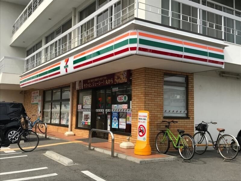 コンビニ　セブンイレブン尼崎南塚口2丁目店（コンビニ）まで518m