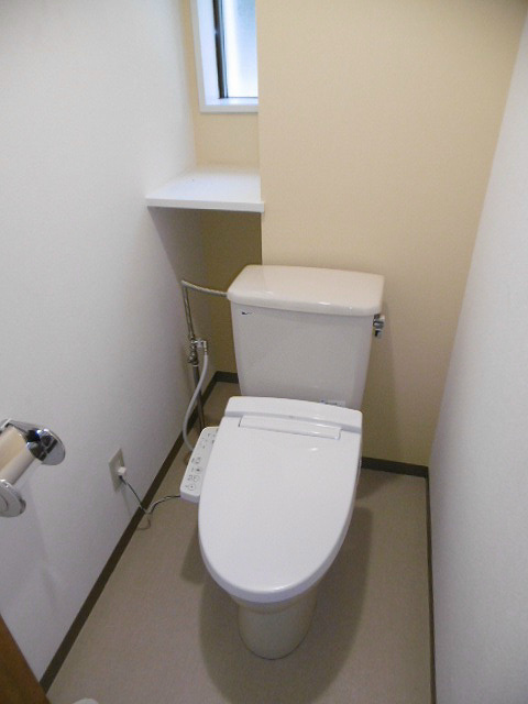 トイレ　ウォシュレット付き