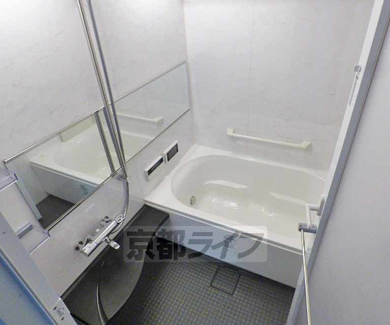 バス・シャワールーム　お風呂です。