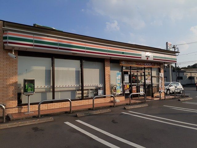 コンビニ　セブンイレブン桜柴崎店（コンビニ）まで110m