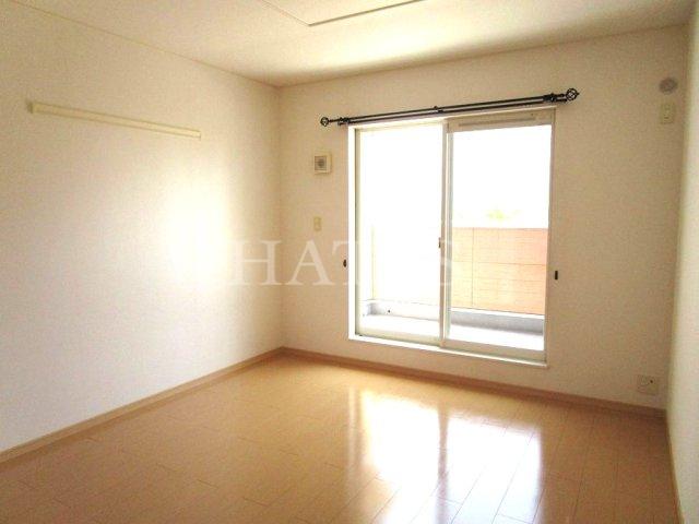 居室・リビング　同物件別部屋です。