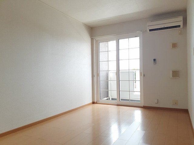 居室・リビング　ゆったり過ごせる居間です