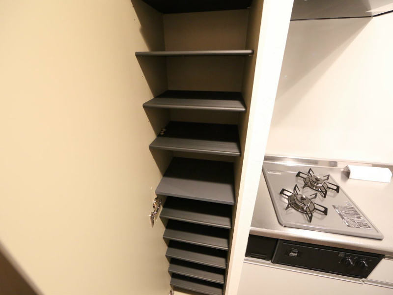 玄関　玄関　シューズボックス付（収納充実してます）