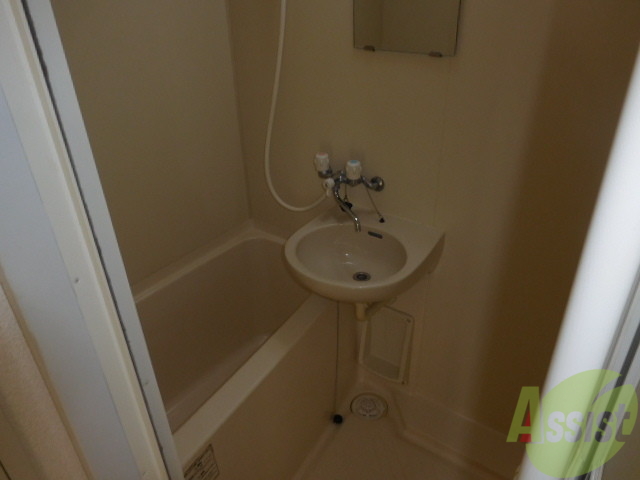 バス・シャワールーム　清潔感あるお風呂です