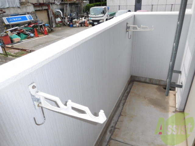 バルコニー　明るいバルコニー