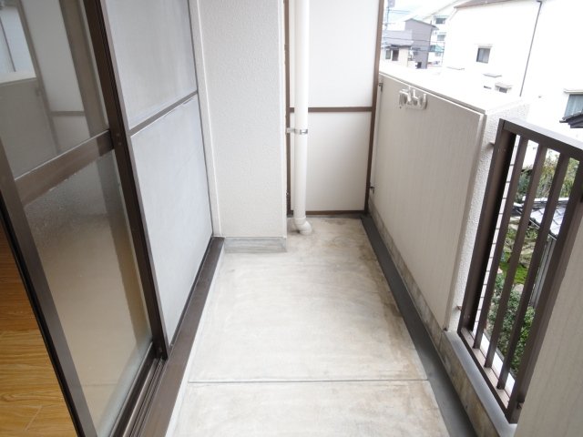 バルコニー　同物件別号室