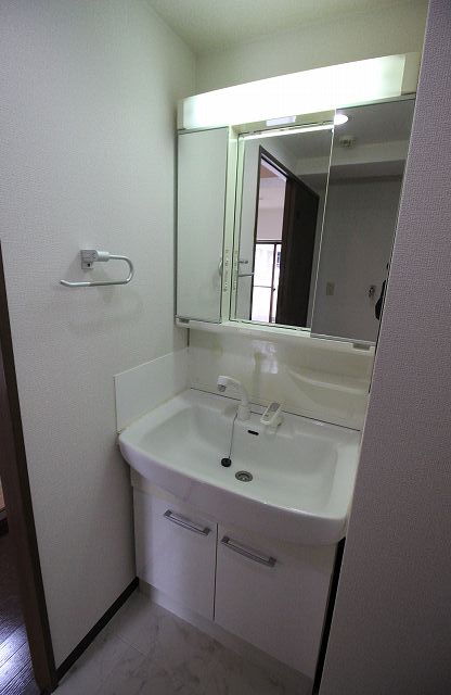 洗面設備　別の部屋の写真です