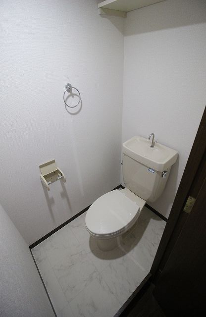 トイレ　別の部屋の写真です