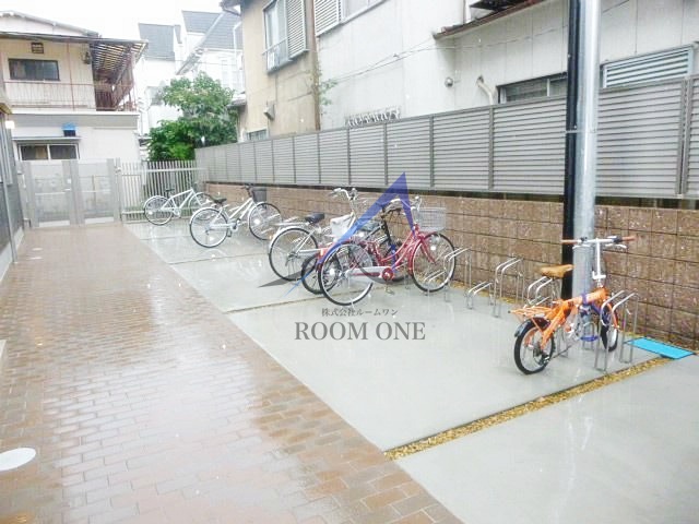 その他　駐輪場です。