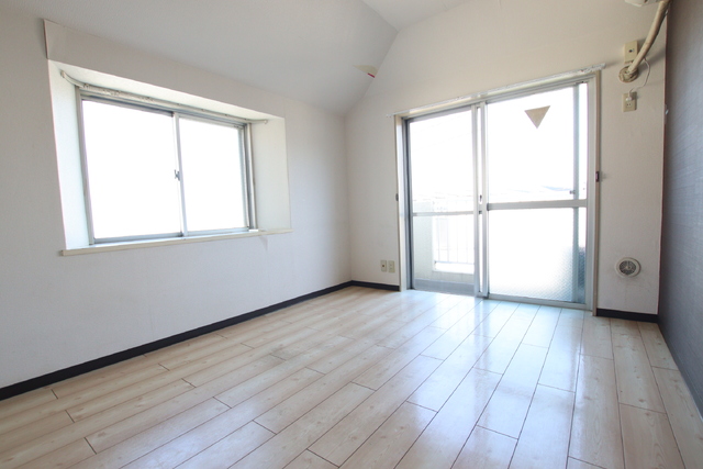 居室・リビング　お掃除前のお写真です