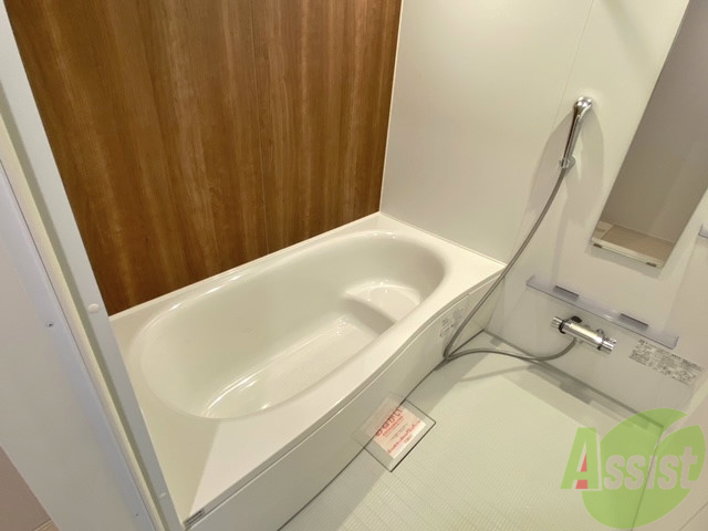 バス・シャワールーム　なんと浴室は一坪以上あるので思う存分、足を伸ばせます。