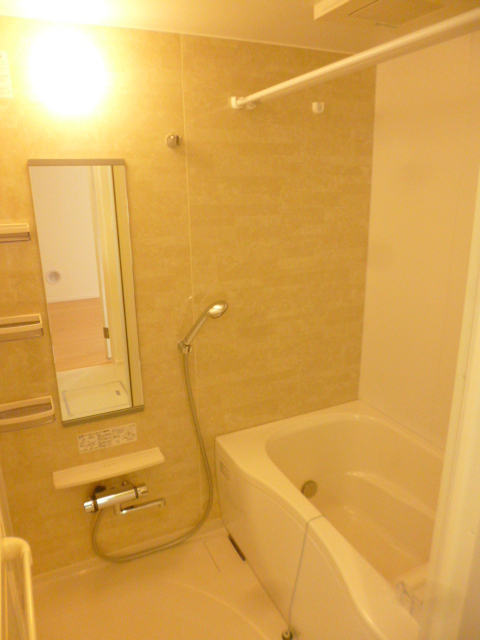 バス・シャワールーム　★追焚機能に浴室乾燥機完備★