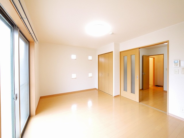 その他部屋・スペース　落ち着いて過ごせるお部屋なので、寝室にいかがでしょうか