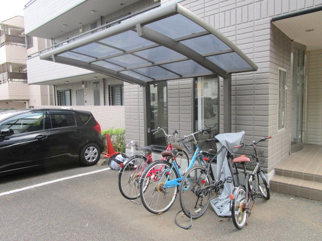 その他共有部分　屋根付き駐輪場