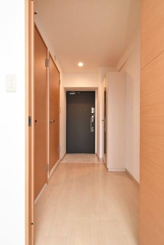玄関　※同物件別部屋参考写真。現状優先になります。