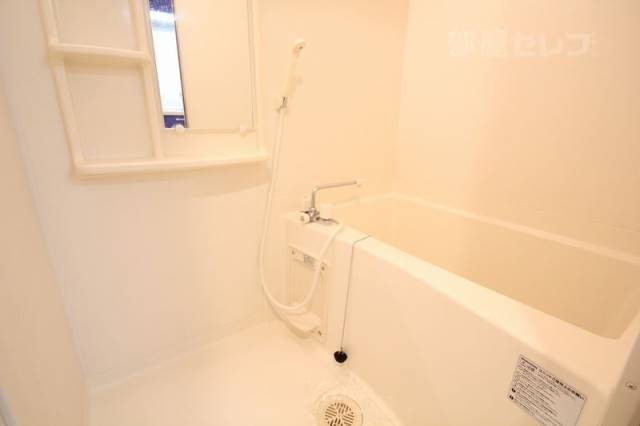 バス・シャワールーム　ゆったりバスルーム